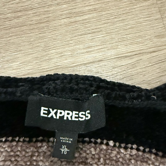 Express Sweater - Picture 2 of 3